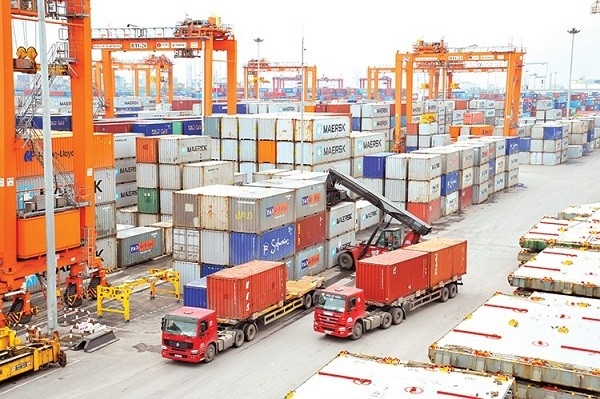 Tổng giá trị xuất nhập khẩu của Việt Nam ước đạt 305,1 tỷ USD trong 5 tháng Tổng giá trị xuất nhập khẩu của Việt Nam ước đạt 305,1 tỷ USD trong 5 tháng
