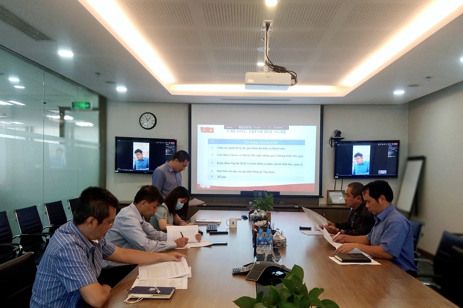 Đảng ủy PQPOC triển khai đợt sinh hoạt chính trị với chủ đề “Tự soi - Tự sửa”