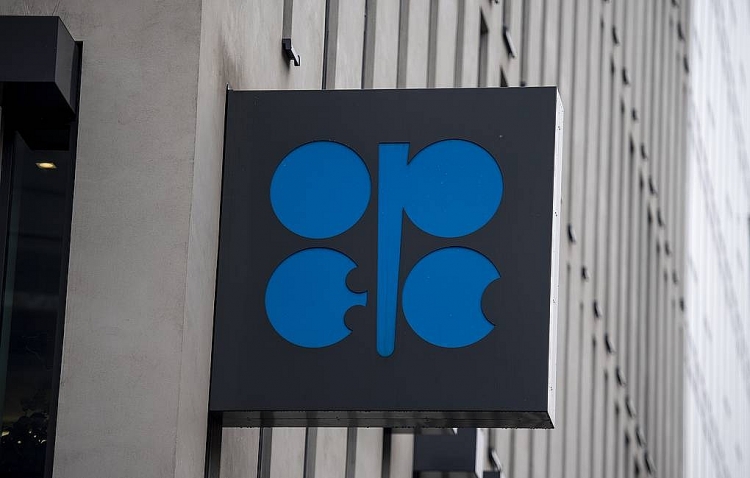 Giá dầu đảo chiều cao hơn, tăng sản lượng OPEC+ là không đủ trước chuyến thăm của TTh Mỹ Biden