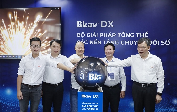 Ra mắt bộ giải pháp tổng thể các nền tảng chuyển đổi số