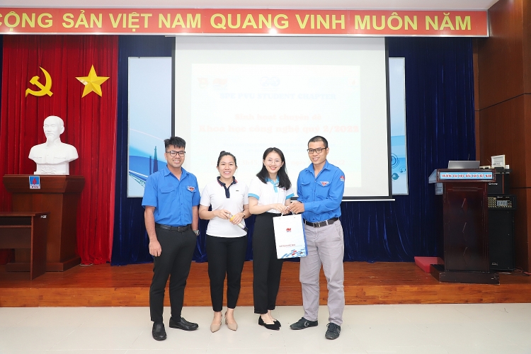 Chi hội SPE PVU phối hợp với Đoàn ĐVLGK Vietsovpetro sinh hoạt chuyên đề khoa học công nghệ