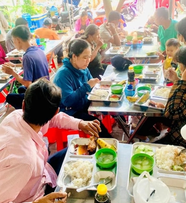 Tuổi trẻ Công ty Cảng Dịch vụ Dầu khí làm thiện nguyện tại 