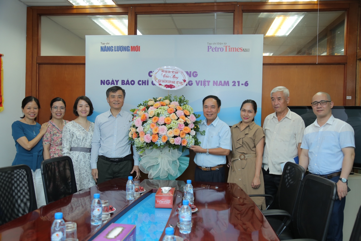 Lãnh đạo Hội Dầu khí Việt Nam chúc mừng Tạp chí Năng lượng Mới - PetroTimes nhân ngày 21/6