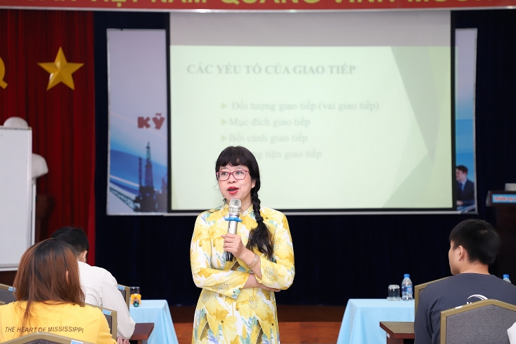 PVU tổ chức nói chuyện chuyên đề “Kỹ năng giao tiếp hiệu quả”