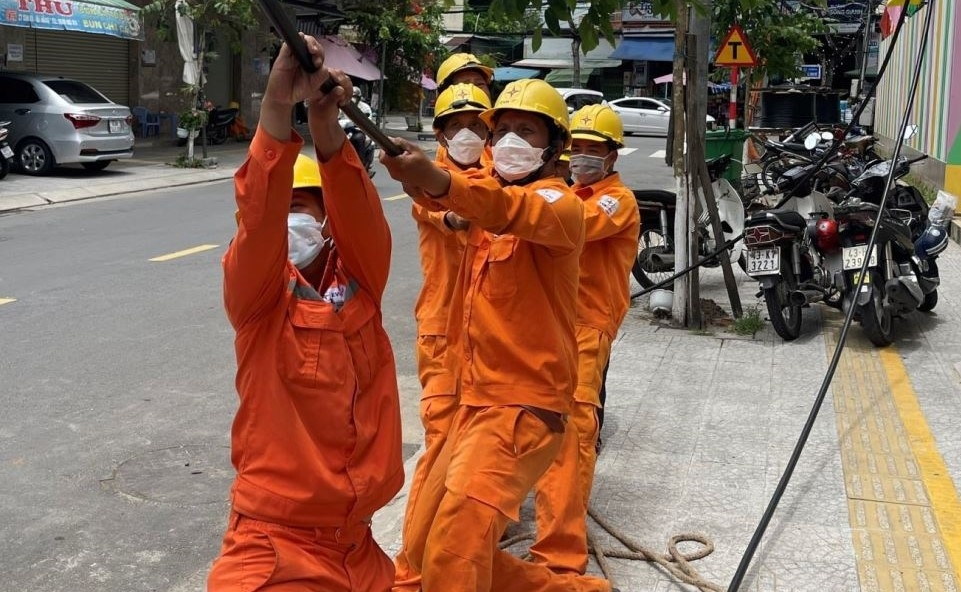 Một ngày theo chân “áo cam” Đà thành