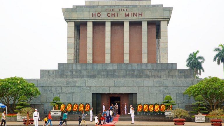 Tạm ngừng tổ chức lễ viếng Chủ tịch Hồ Chí Minh đến hết ngày 15/8 Tạm ngừng tổ chức lễ viếng Chủ tịch Hồ Chí Minh đến hết ngày 15/8