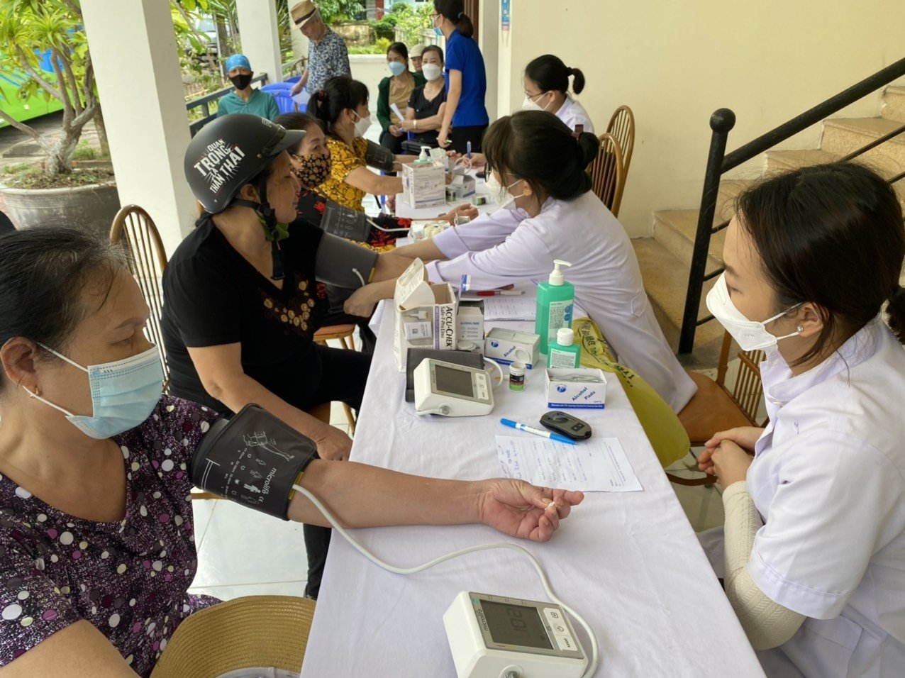 Tuổi trẻ PTSC Đình Vũ tham gia chăm sóc sức khỏe người dân huyện đảo Cát Hải, TP Hải Phòng