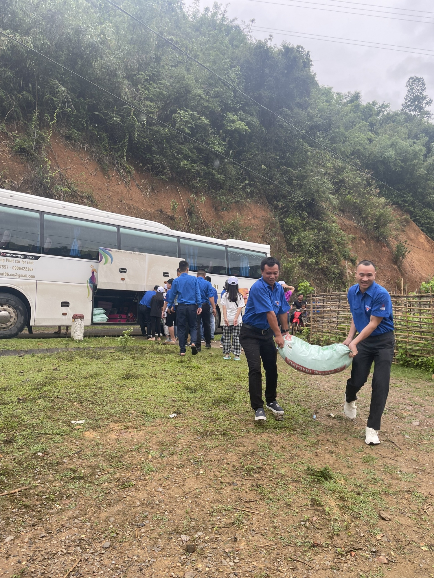 CNG Việt Nam: Mang yêu thương đến với trẻ em nghèo vùng cao