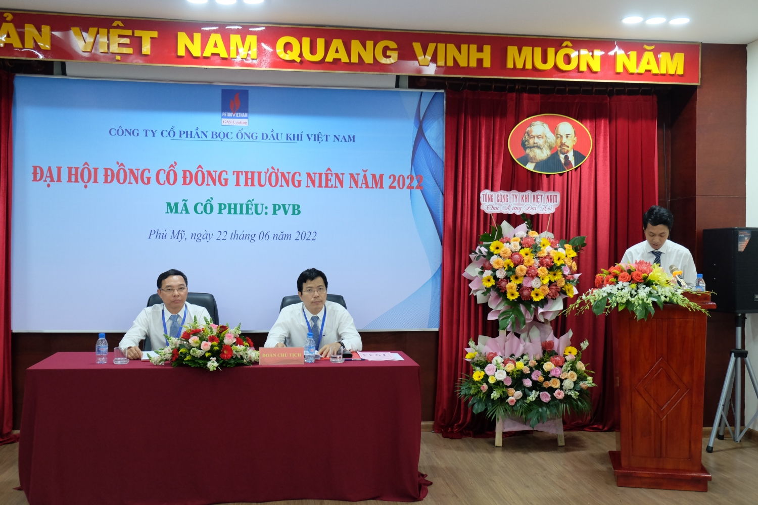 Đoàn chủ tịch điều hành cuộc họp Đoàn chủ tịch điều hành cuộc họp