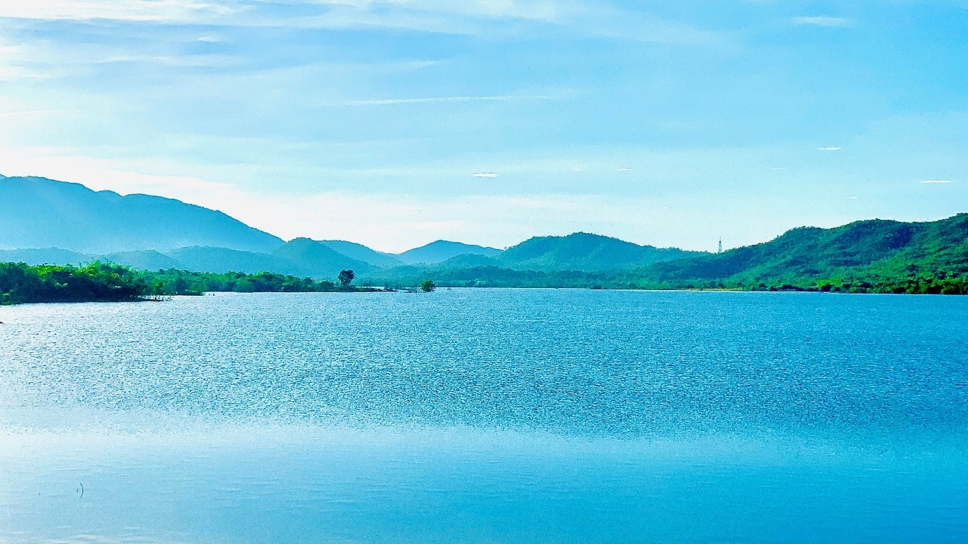 Hồ Cho Mo - Địa điểm tham quan, săn ảnh đẹp tại Ninh Thuận Hồ Cho Mo - Địa điểm tham quan, săn ảnh đẹp tại Ninh Thuận