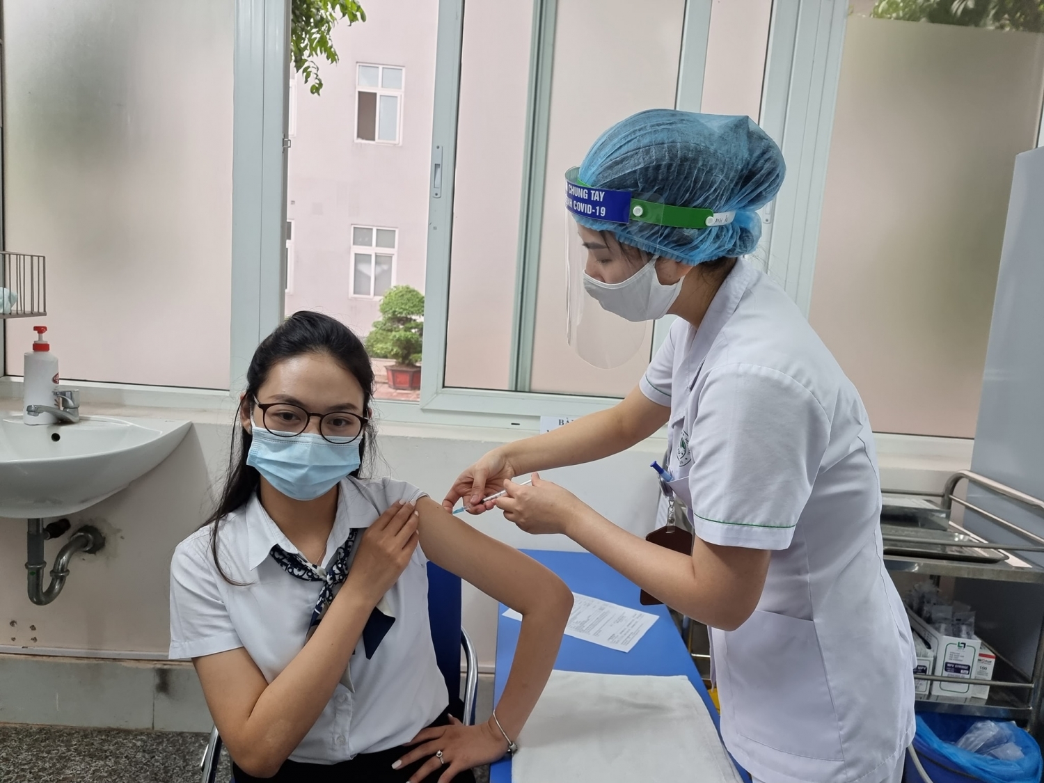 Khẩn trương sửa đổi chế độ phụ cấp ưu đãi với công chức, viên chức tại các cơ sở y tế công lập