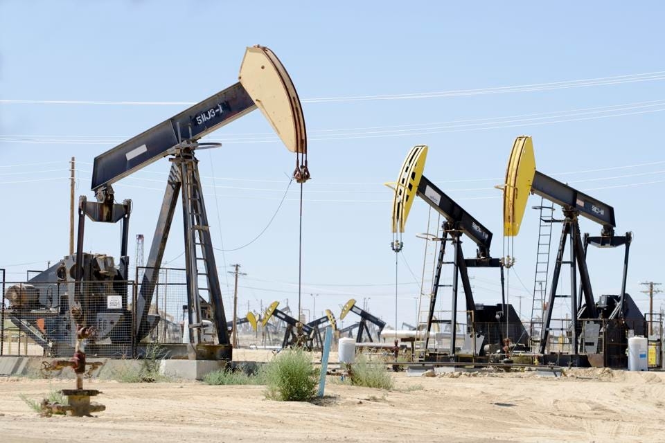 Exxon, Imperial đồng ý bán tài sản đá phiến Canada cho Whitecap