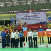 Than Cọc Sáu 10 năm liên tiếp đoạt cúp Giải Bóng bàn phong trào TKV