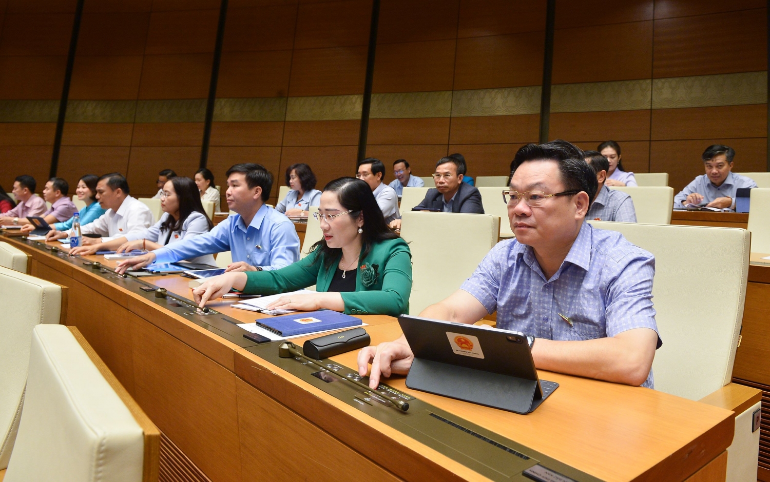Quốc hội thông qua dự án Luật Sửa đổi, bổ sung về Tần số vô tuyến điện