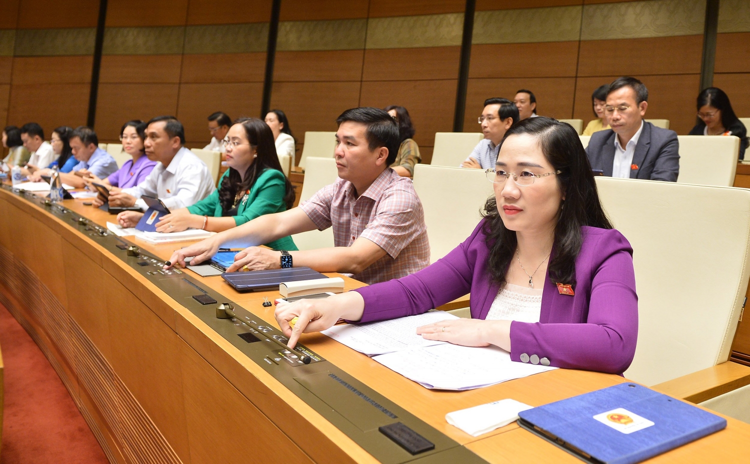 Quốc hội thông qua Nghị quyết về Kế hoạch phát triển kinh tế - xã hội năm 2023