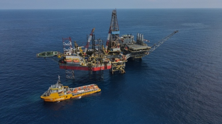 Giàn khoan biển tự nâng PV DRILLING II tại vùng biển Indonesia.