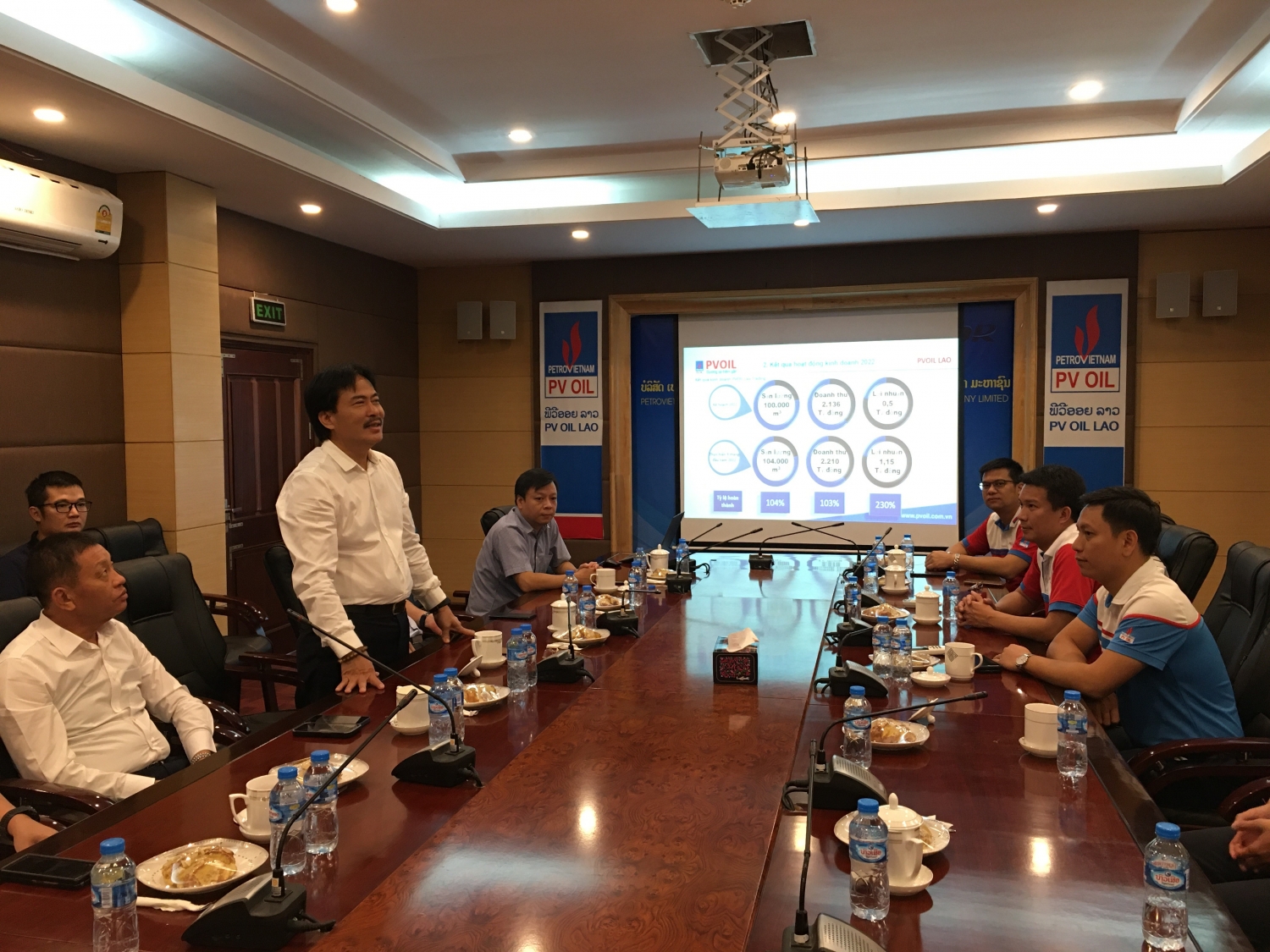 Đoàn công tác của Petrovietnam thăm và làm việc tại Singapore và Lào