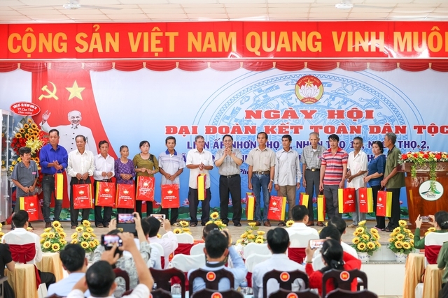 Thủ tướng Phạm Minh Chính dự Ngày hội Đại đoàn kết toàn dân tộc Thủ tướng Phạm Minh Chính dự Ngày hội Đại đoàn kết toàn dân tộc