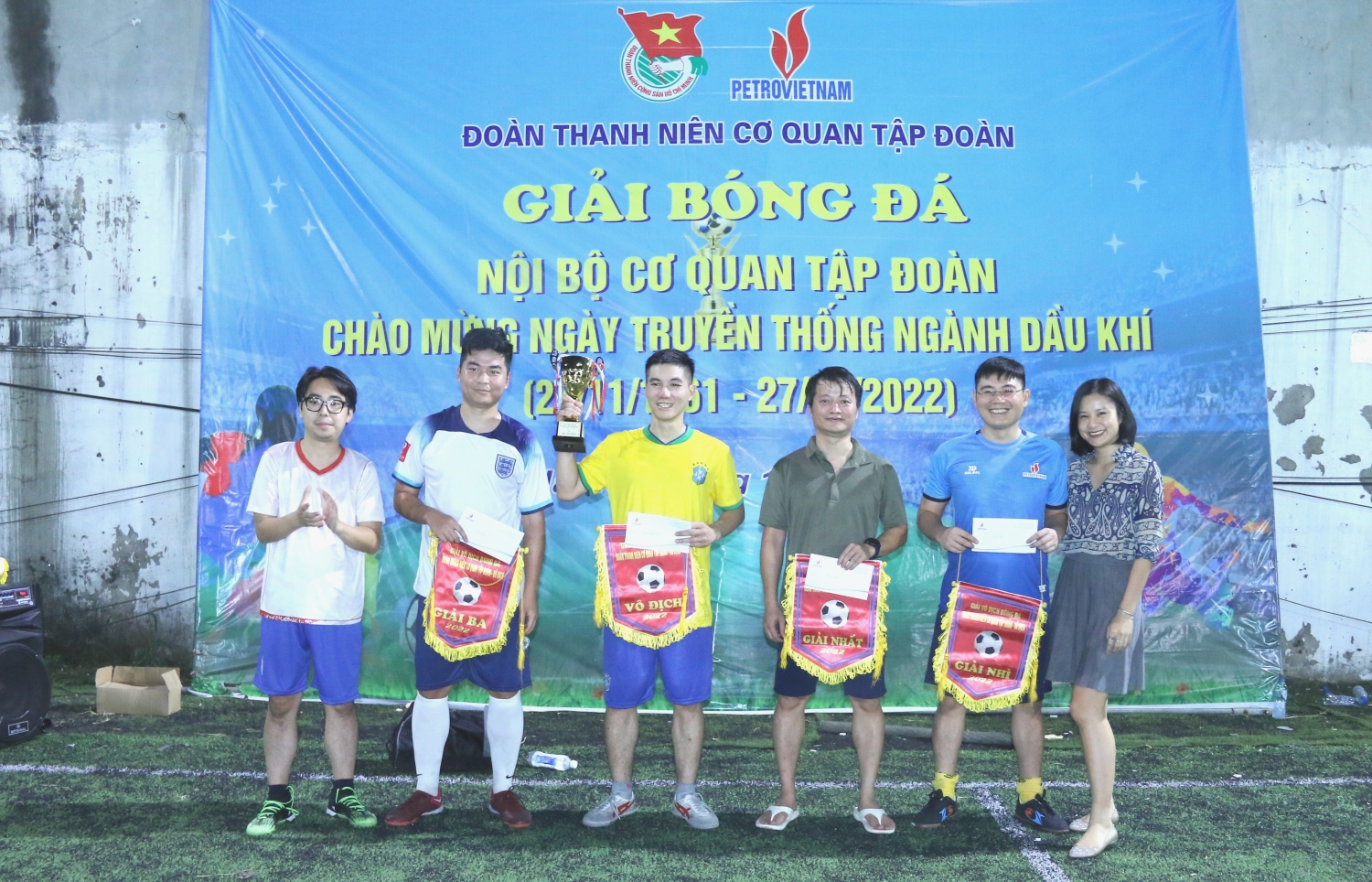 Đội bóng PVNDB vô địch Giải bóng đá nội bộ Cơ quan Tập đoàn Dầu khí Việt Nam