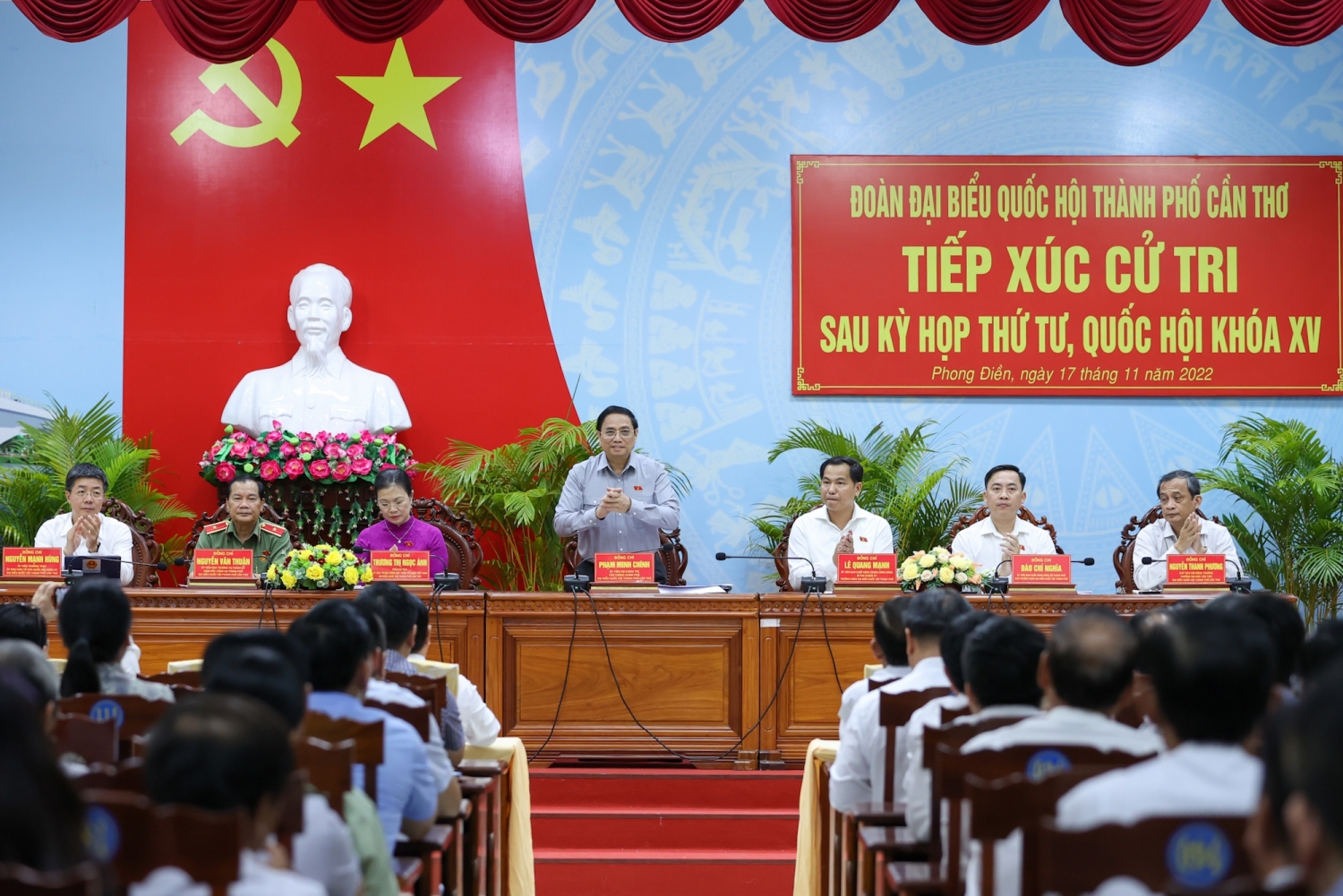Thủ tướng Phạm Minh Chính tiếp xúc cử tri tại Cần Thơ Thủ tướng Phạm Minh Chính tiếp xúc cử tri tại Cần Thơ