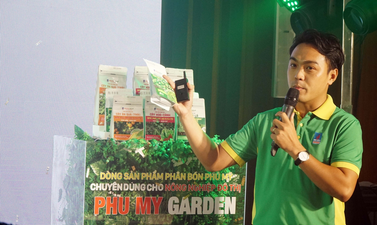 về chất lượng sản phẩm, các chính sách liên quan đến phân phối và giao hàng