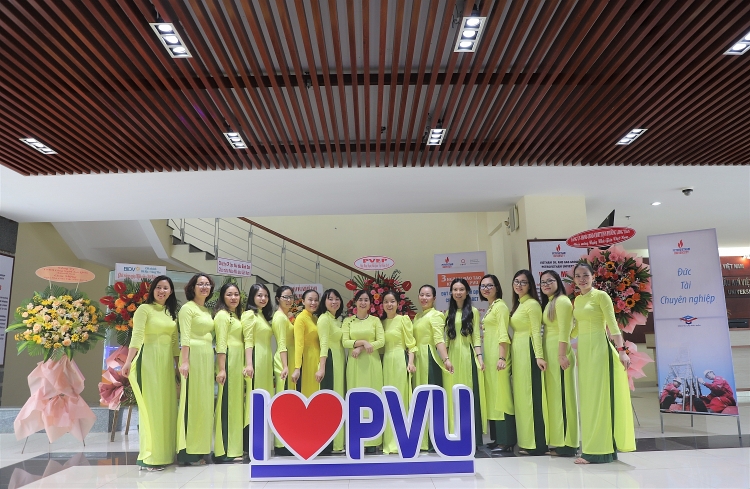 PVU tổ chức Lễ kỷ niệm 40 năm Ngày Nhà giáo Việt Nam 20/11