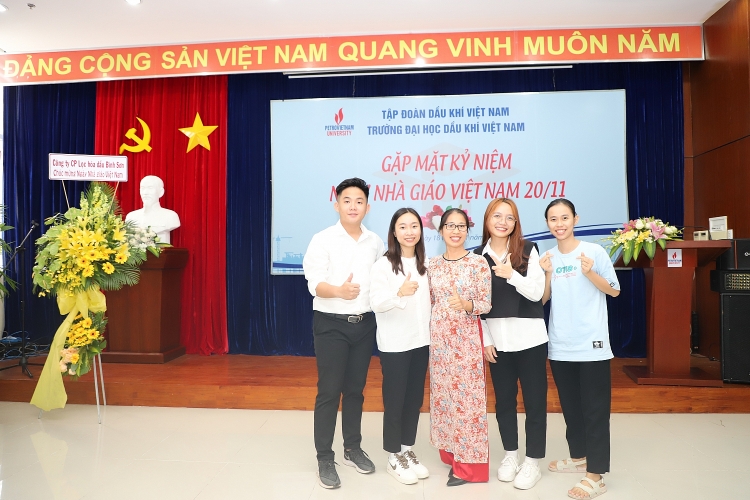 PVU tổ chức Lễ kỷ niệm 40 năm Ngày Nhà giáo Việt Nam 20/11