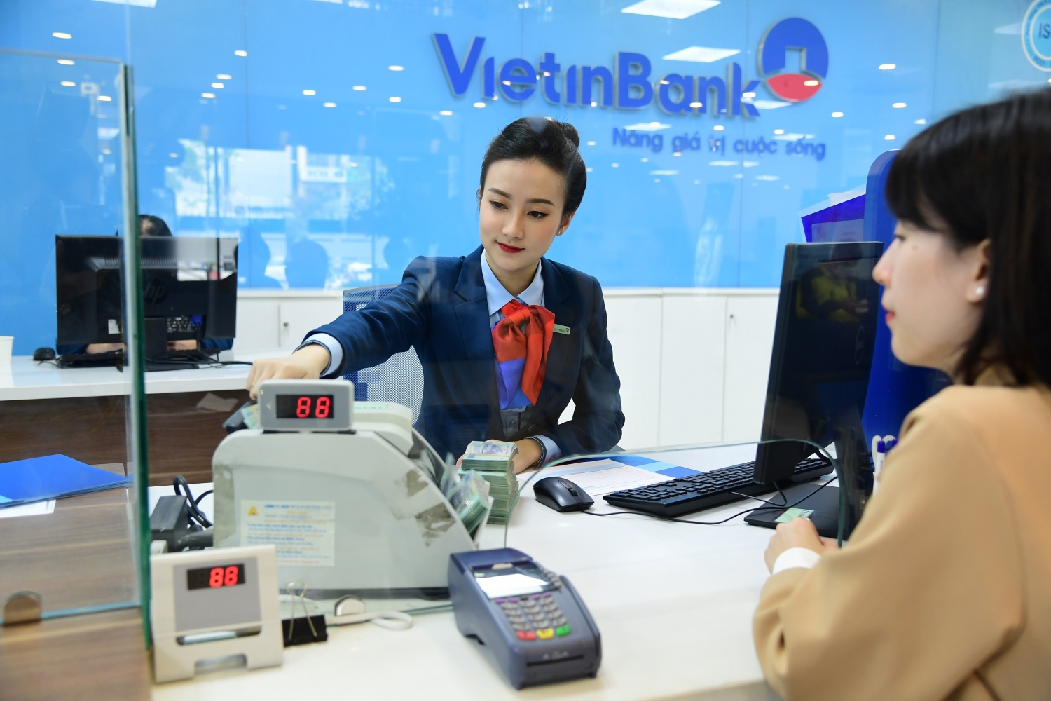 Tin ngân hàng ngày 19/11: VietinBank rao bán loạt khoản nợ cho vay tiêu dùng
