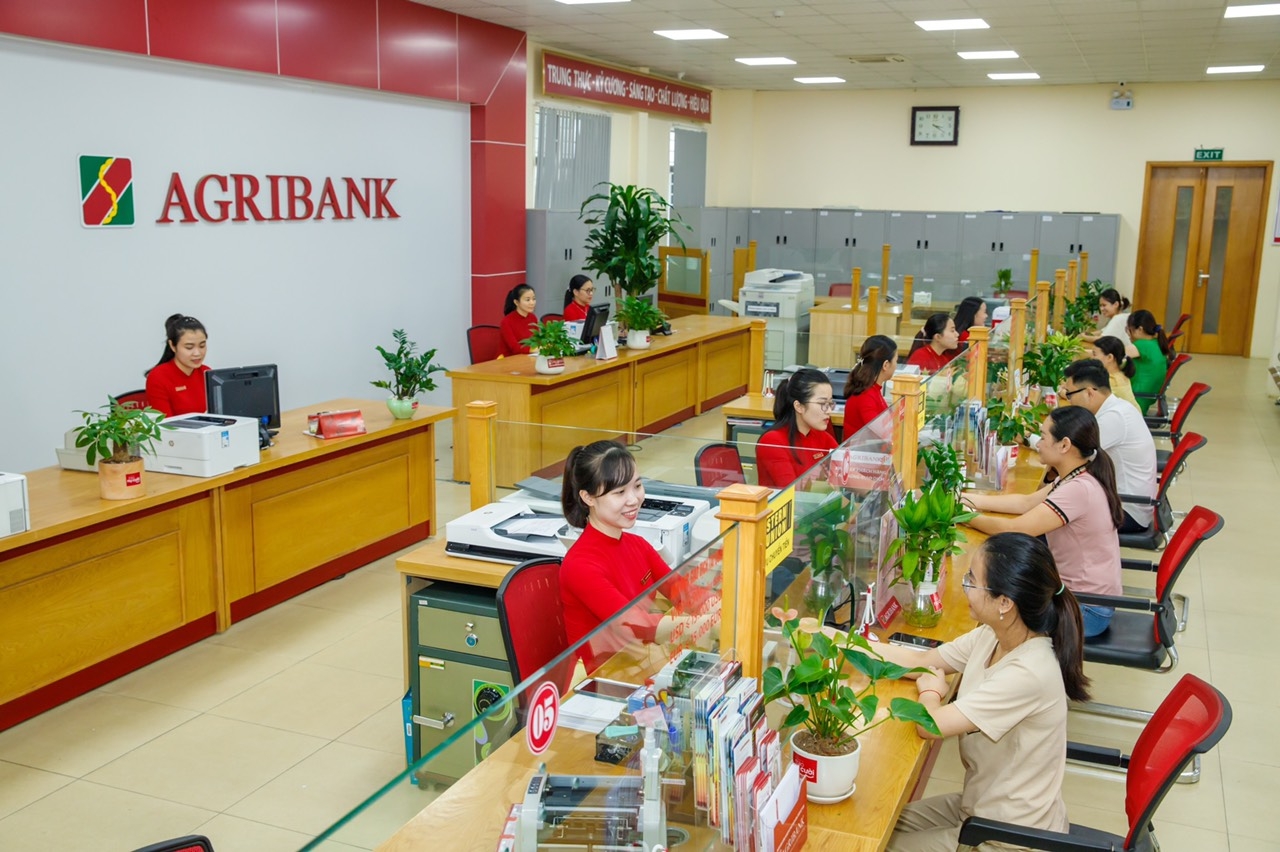 Tin ngân hàng ngày 22/11: Agribank tiếp tục rao bán gần 6.000 tấn thép thế chấp từ năm 2017 để thu hồi nợ xấu