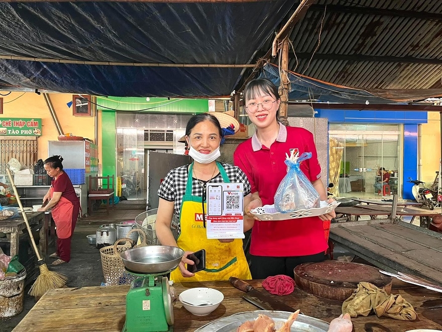 Agribank triển khai các phương thức thanh toán không dùng tiền mặt tới tiểu thương