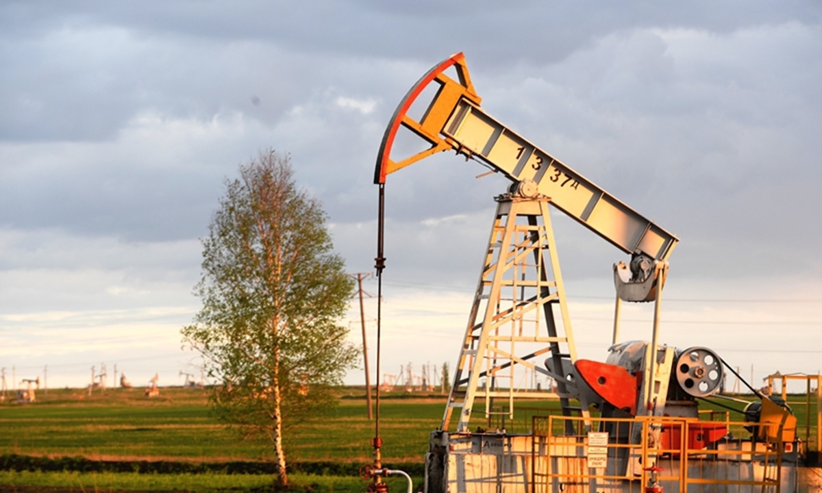 Giá dầu của Azerbaijan biến động liên tục Giá dầu của Azerbaijan biến động liên tục