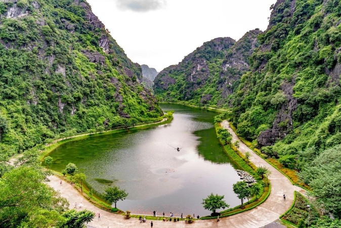 Khám phá và trải nghiệm Tuyệt Tình Cốc - Ninh Bình