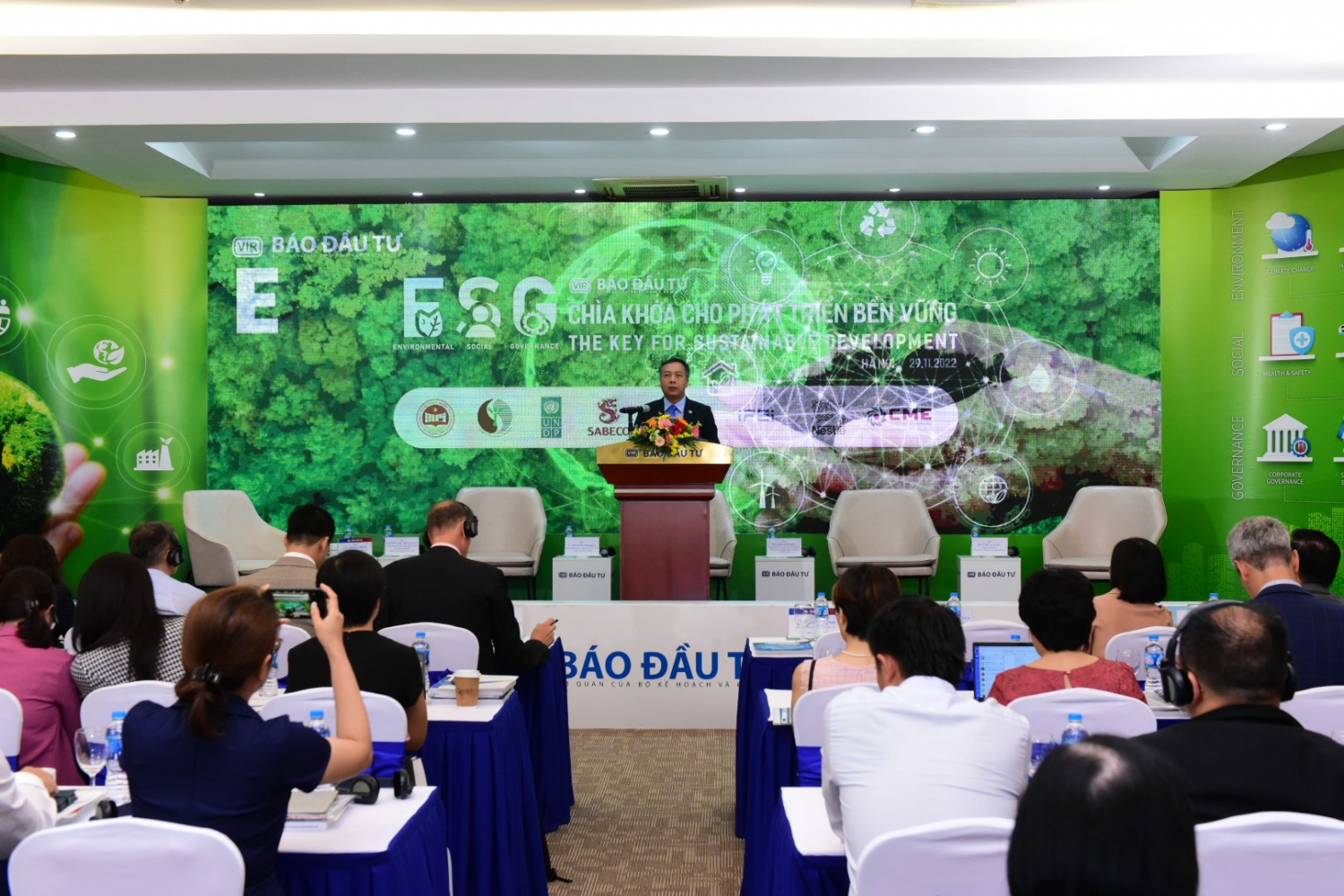 ESG - Chìa khóa cho Phát triển bền vững 2022 ESG - Chìa khóa cho Phát triển bền vững 2022