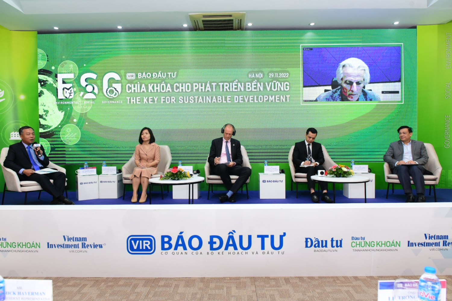 ESG - Chìa khóa cho Phát triển bền vững 2022 ESG - Chìa khóa cho Phát triển bền vững 2022