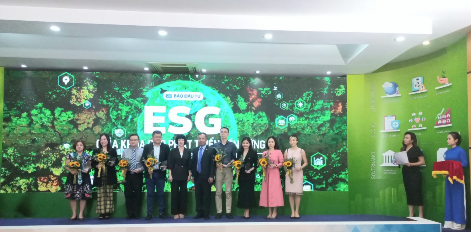ESG - Chìa khóa cho Phát triển bền vững 2022 ESG - Chìa khóa cho Phát triển bền vững 2022