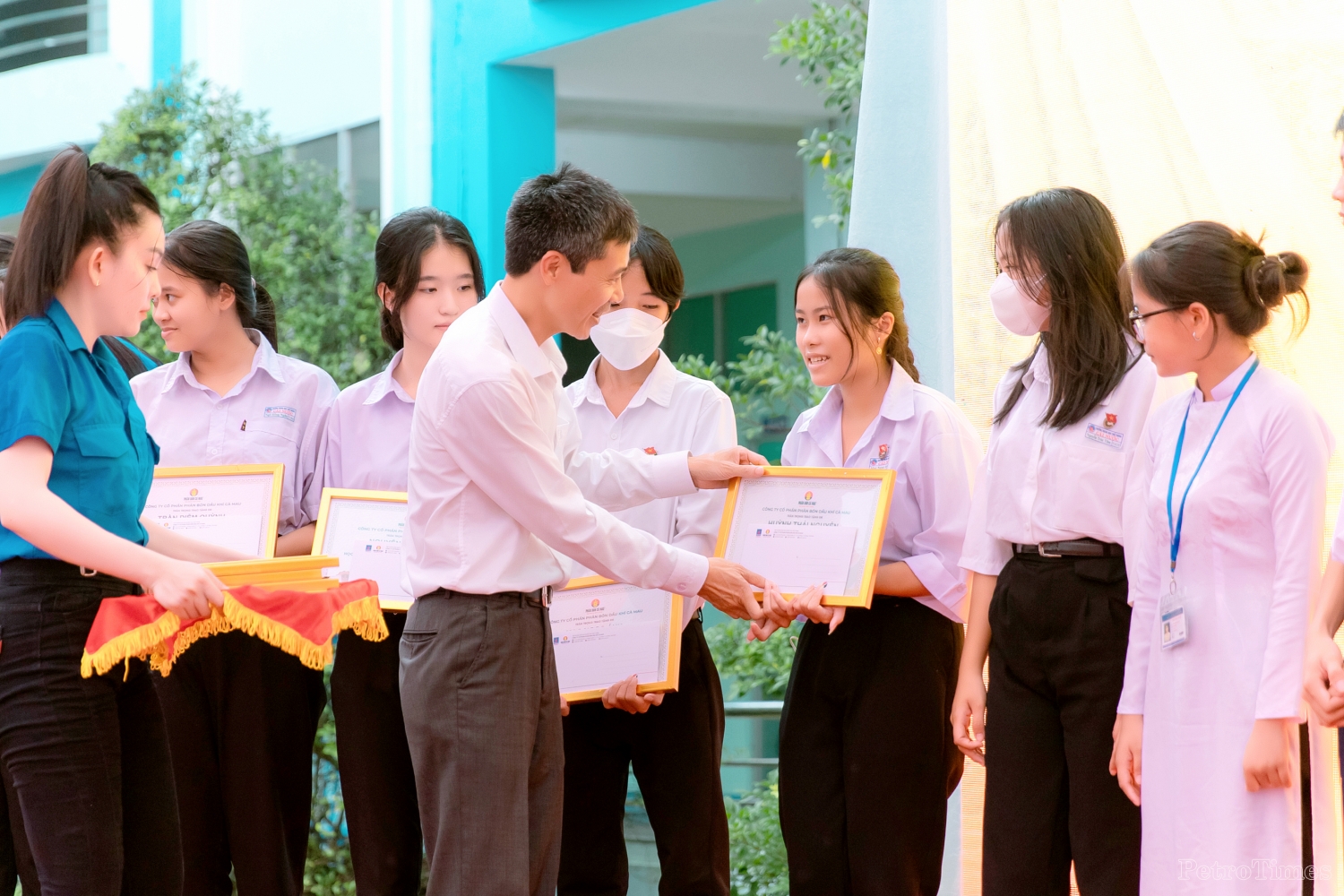 Học bổng 
