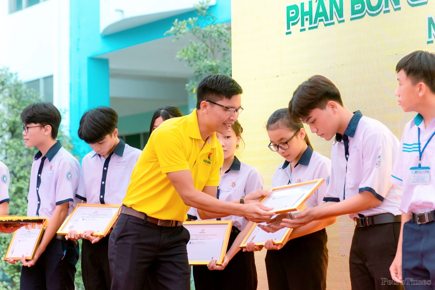 Học bổng 