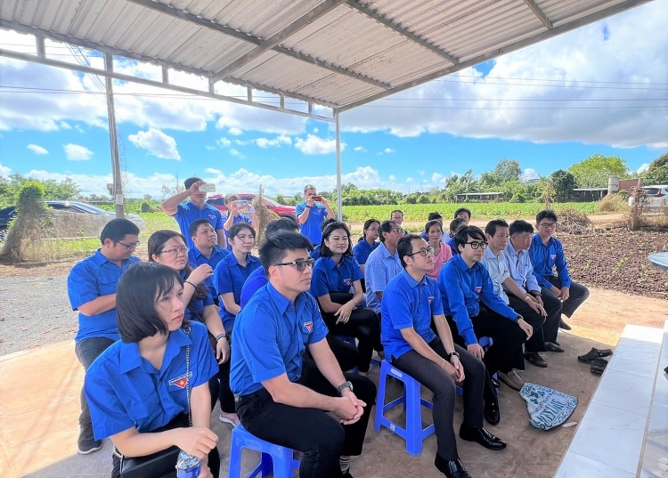 Đoàn Thanh niên Vietsovpetro tổ chức Lễ bàn giao nhà Đại đoàn kết và khu vui chơi thiếu nhi