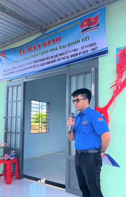 Đoàn Thanh niên Vietsovpetro tổ chức Lễ bàn giao nhà Đại đoàn kết và khu vui chơi thiếu nhi