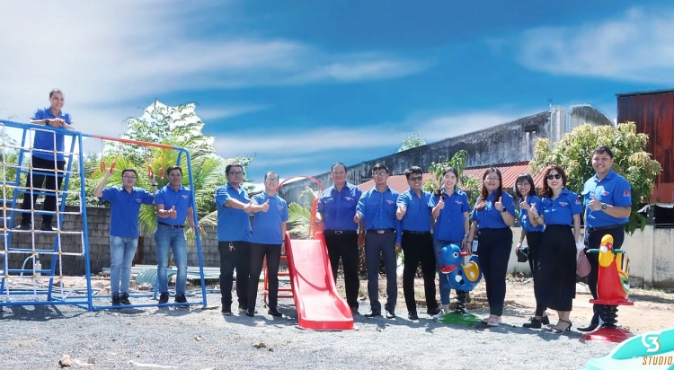 Đoàn Thanh niên Vietsovpetro tổ chức Lễ bàn giao nhà Đại đoàn kết và khu vui chơi thiếu nhi