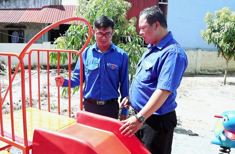 Đoàn Thanh niên Vietsovpetro tổ chức Lễ bàn giao nhà Đại đoàn kết và khu vui chơi thiếu nhi