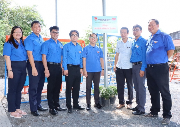 Đoàn Thanh niên Vietsovpetro tổ chức Lễ bàn giao nhà Đại đoàn kết và khu vui chơi thiếu nhi