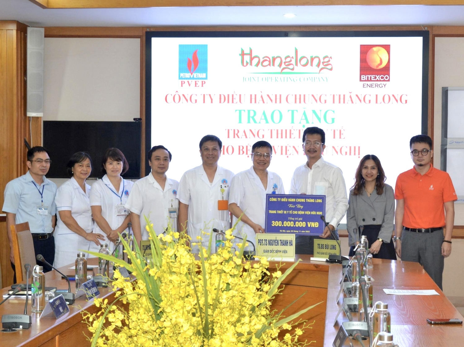 Thăng Long JOC trao tặng và bàn giao trang thiết bị y tế cho Bệnh viện Hữu Nghị