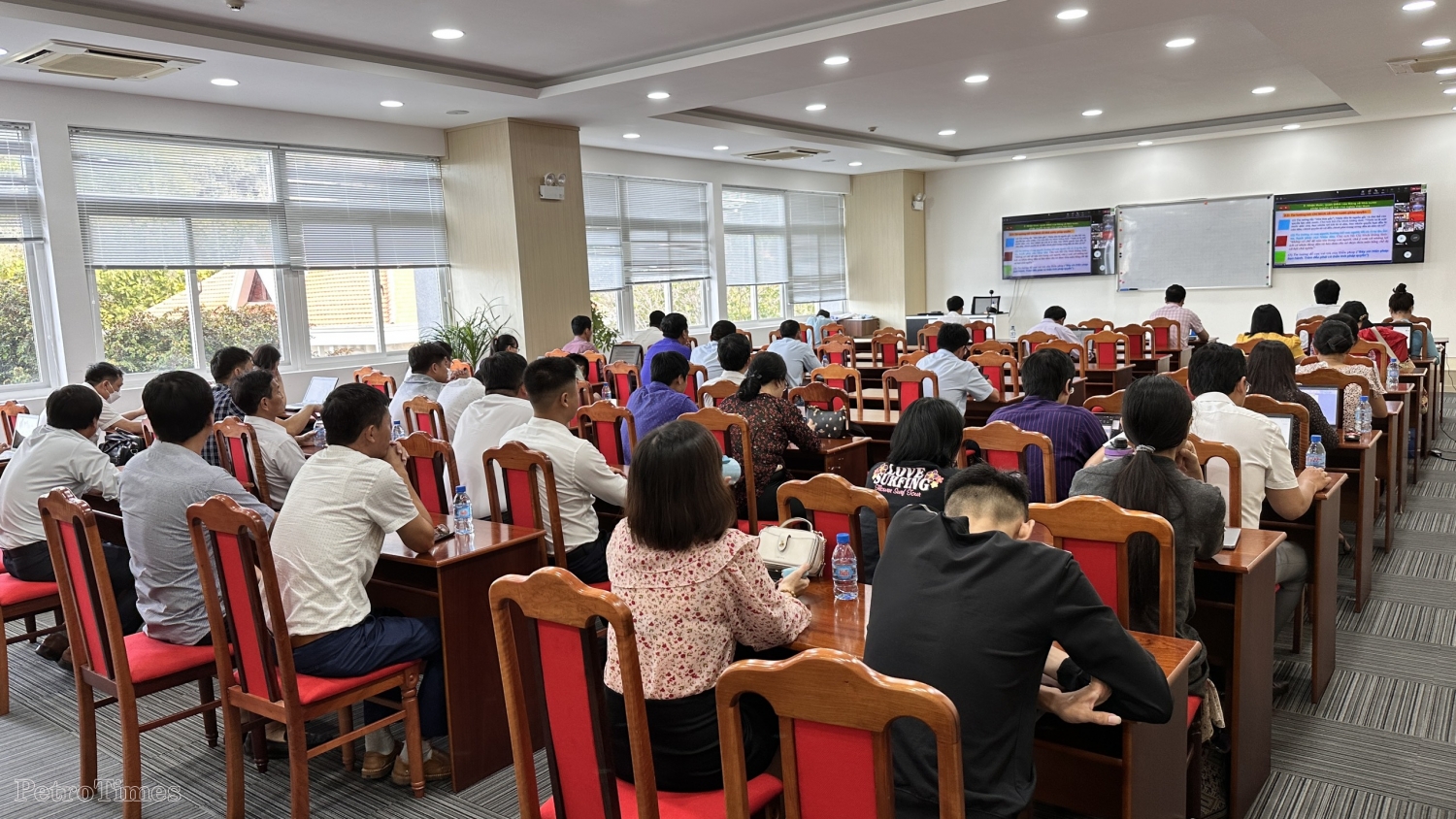 Đảng ủy Tập đoàn Dầu khí Quốc gia Việt Nam nghiên cứu, học tập, quán triệt Nghị quyết Trung ương 6, khoá XIII