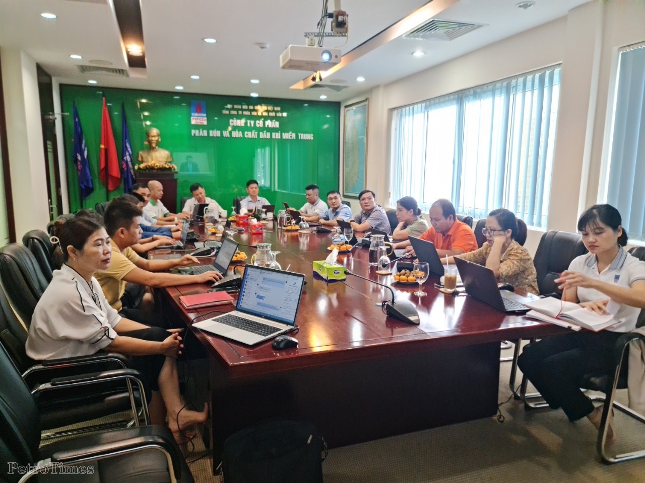 Đảng ủy Tập đoàn Dầu khí Quốc gia Việt Nam nghiên cứu, học tập, quán triệt Nghị quyết Trung ương 6, khoá XIII