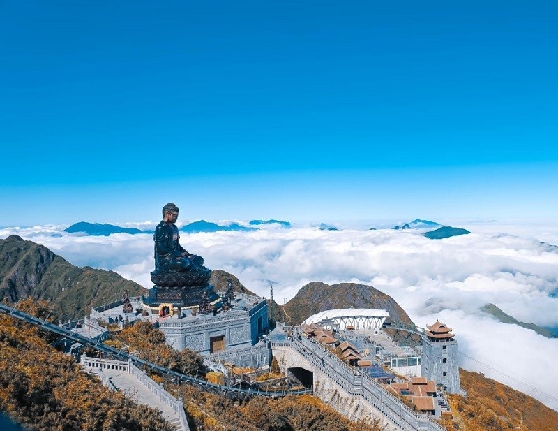Vì sao Fansipan được chọn là ngọn núi thích hợp để trekking dịp cuối năm? Vì sao Fansipan được chọn là ngọn núi thích hợp để trekking dịp cuối năm?