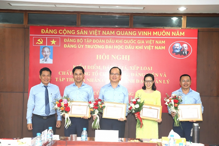 Đảng bộ Trường Đại học Dầu khí Việt Nam đoàn kết, sáng tạo, hoàn thành xuất sắc các nhiệm vụ được giao