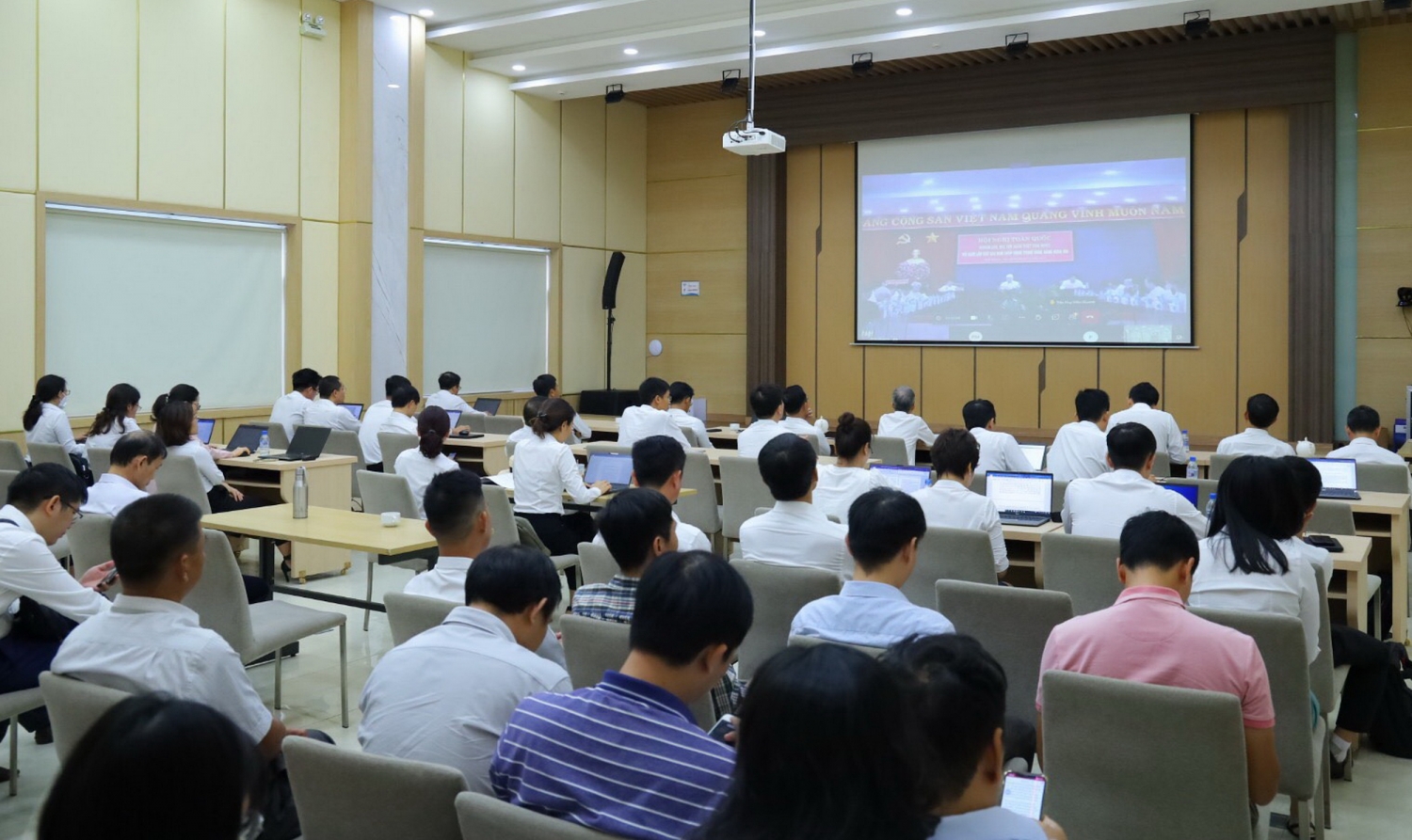 Đảng bộ PV GAS nghiên cứu, học tập, quán triệt Nghị quyết Trung ương 6, khoá III