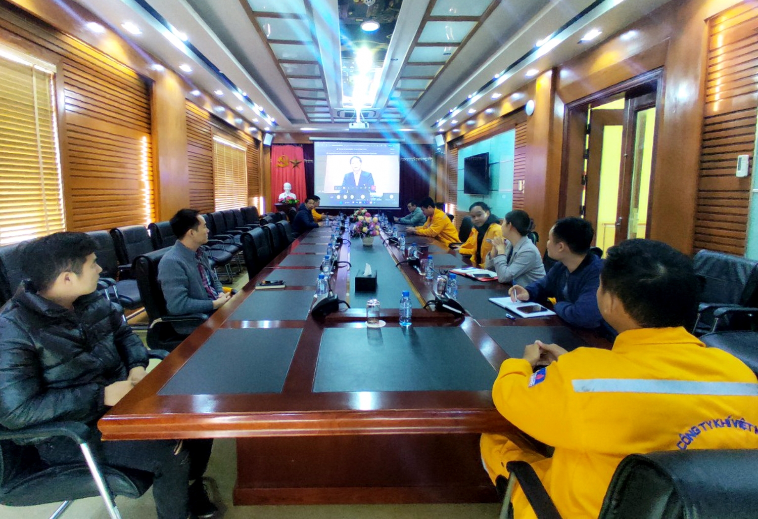 Đảng bộ PV GAS nghiên cứu, học tập, quán triệt Nghị quyết Trung ương 6, khoá III