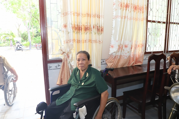 CLB Xe đạp Xí nghiệp Dịch vụ: Thăm và tặng quà tại Trung tâm Điều dưỡng Thương binh và người có công Long Đất